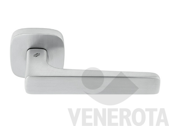 Immagine big Immagine di Maniglia Spider con rosetta quadra Colombo Desig...